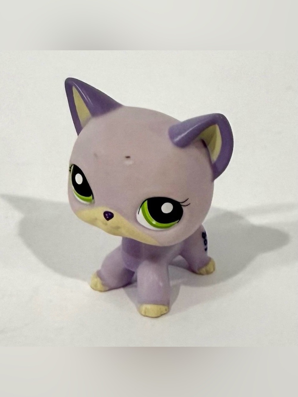 Littlest Pet Shop Lavender Cat Figure with Green Eyes
